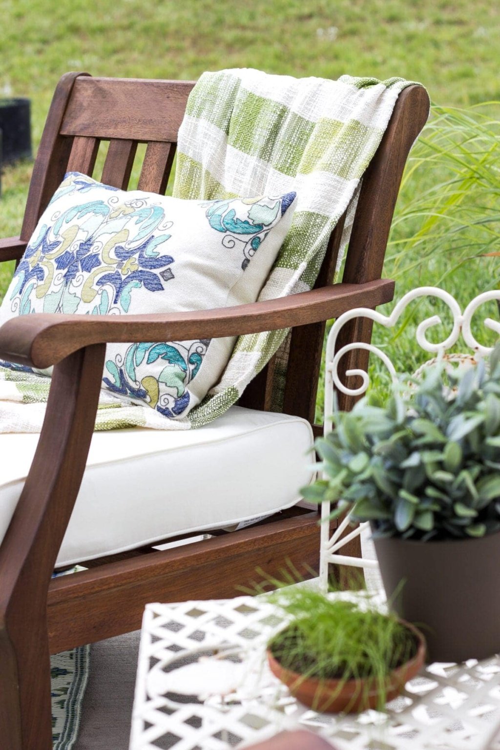 How to Decorate a Small Patio Bless'er House
