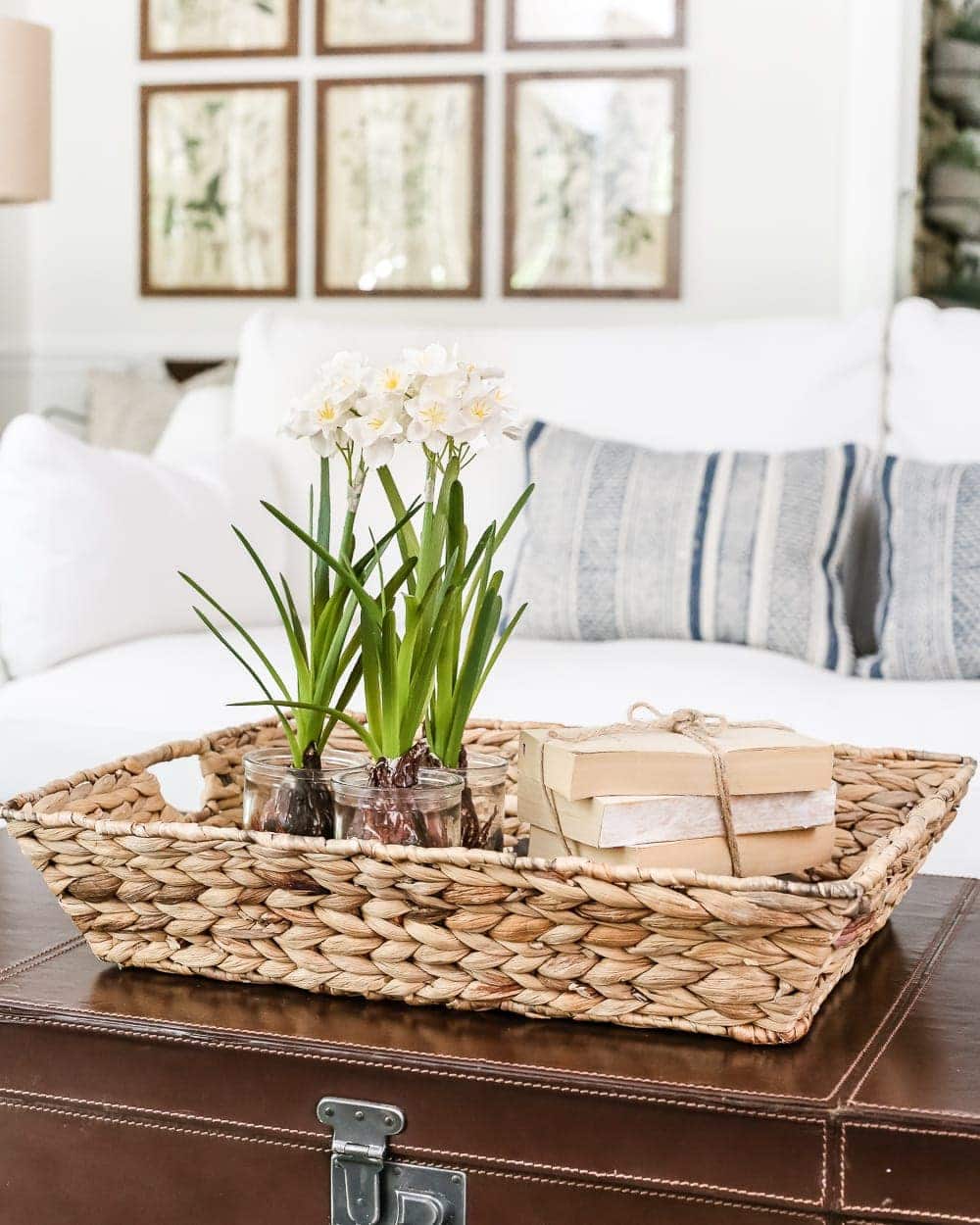 Modern French Farmhouse Summer Home Tour | blesserhouse.com - A summer home tour with modern French farmhouse style using inexpensive decorating tricks and ways to stretch your dollar to look luxe on a budget, plus 8 more tours of gorgeous homes styled for summer!