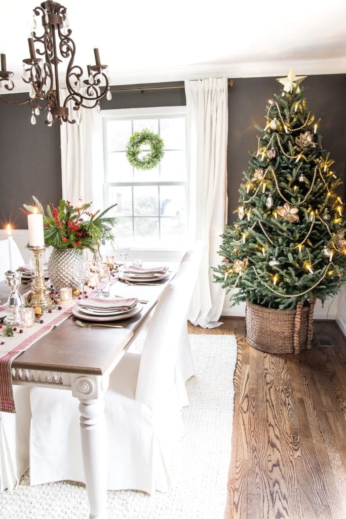 How to Decorate a Real Christmas Tree: Step-By-Step Guide - Bless'er House