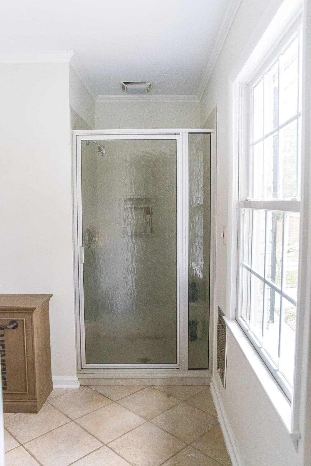 bathroom with old ceramic tile