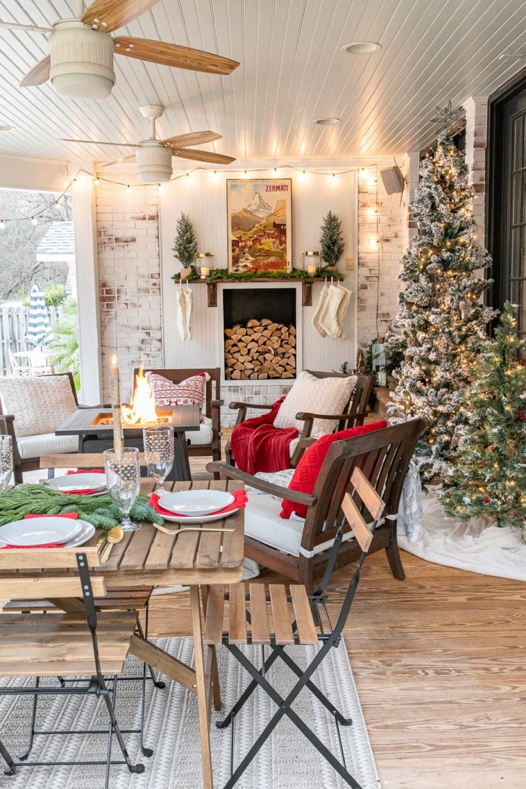 Cozy Christmas Back Porch - Bless'er House