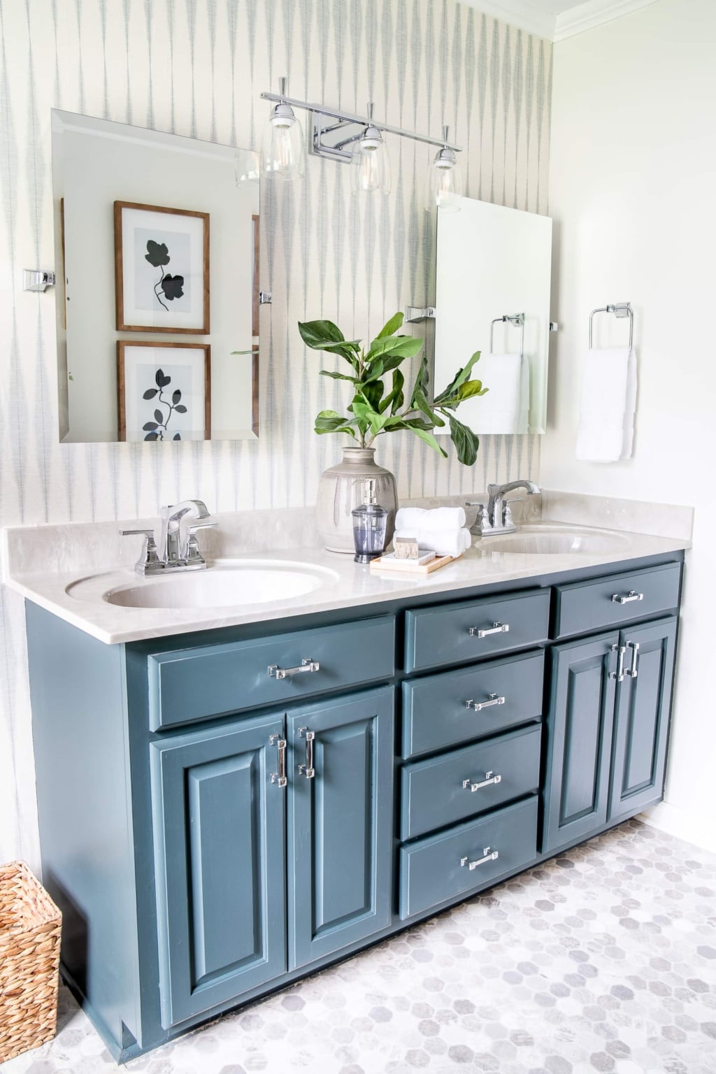 Modern Classic Bathroom Ideas Giving Us Major Inspo for Our Remodel ...