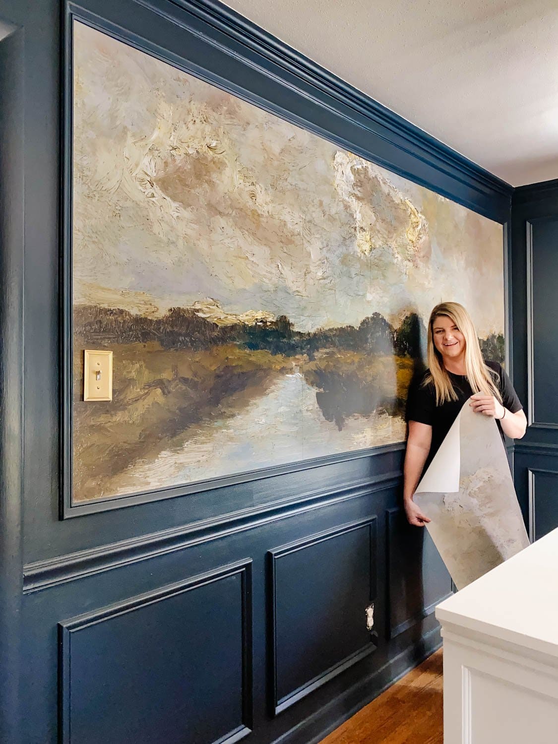 Antique Painting Mural Wallpaper in the Dining Room Bless er House
