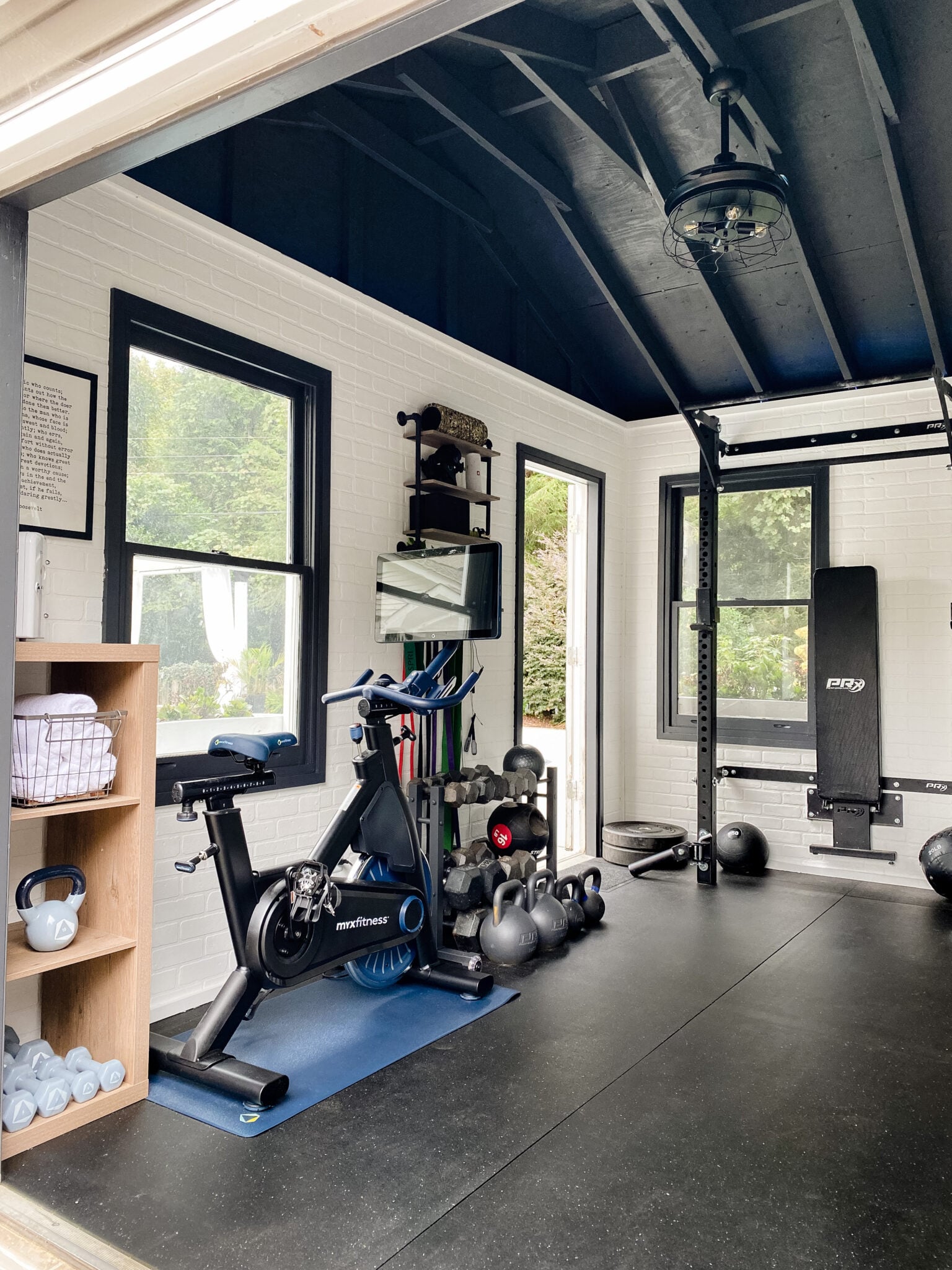 Guide: Budget Ideas to Turn a Shed Into a Home Gym - Bless'er House