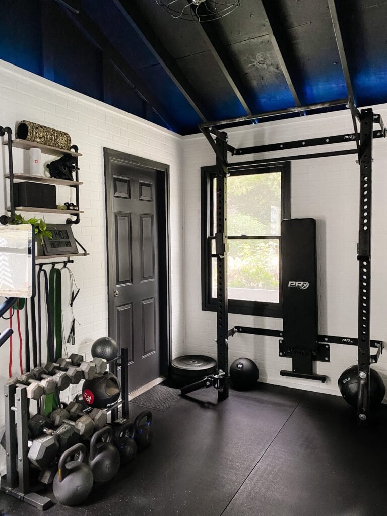 Guide: Budget Ideas to Turn a Shed Into a Home Gym - Bless'er House