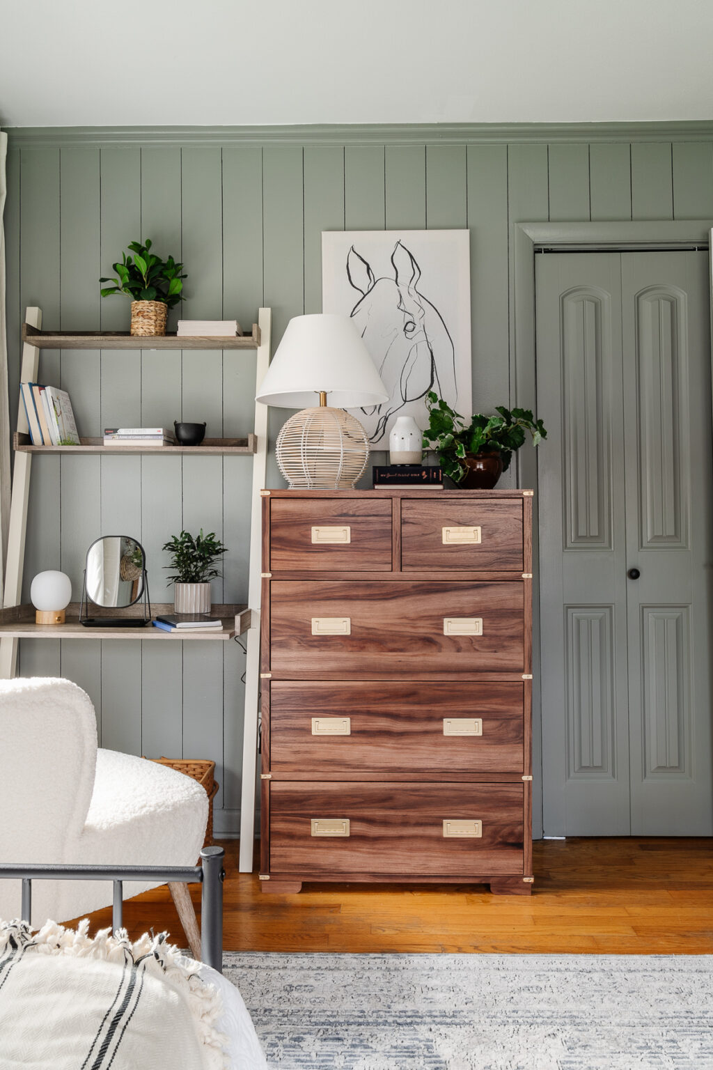 23 Clever Small Room Ideas to Make a Space Look Bigger - Bless'er House