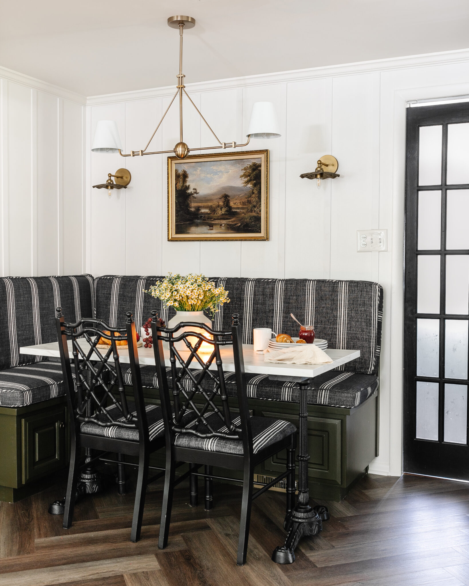 Corner Breakfast Nook and Kitchen Refresh Before and After! - Bless'er ...
