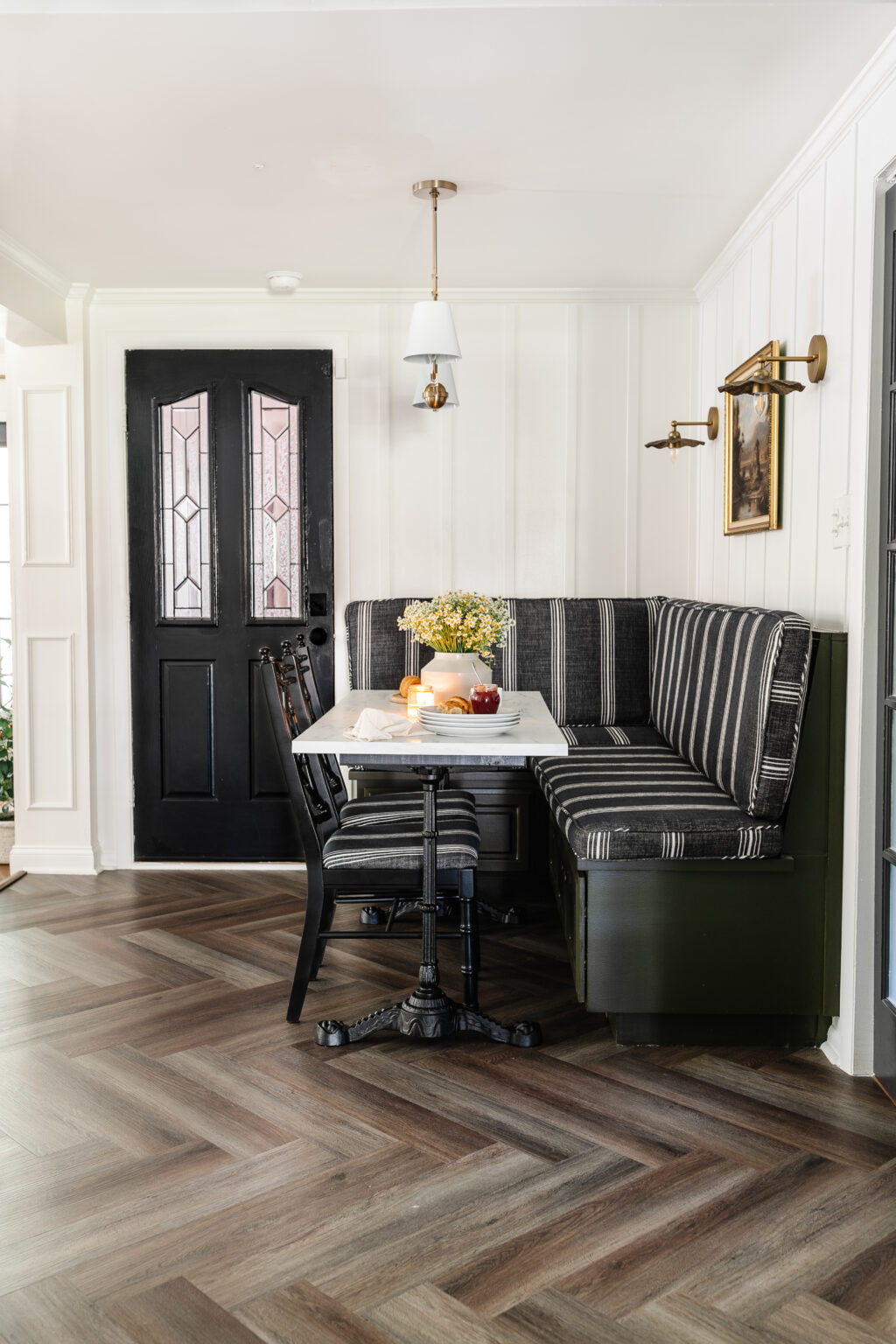 Corner Breakfast Nook and Kitchen Refresh Before and After! - Bless'er ...