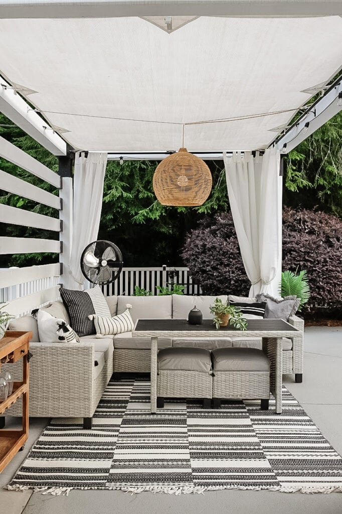 40 Best Faux Outdoor Plants for Planters on a Porch - Bless'er House