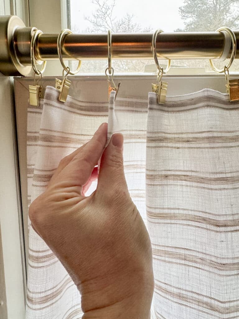 How to Make Easy No Sew DIY Cafe Curtains - Bless'er House