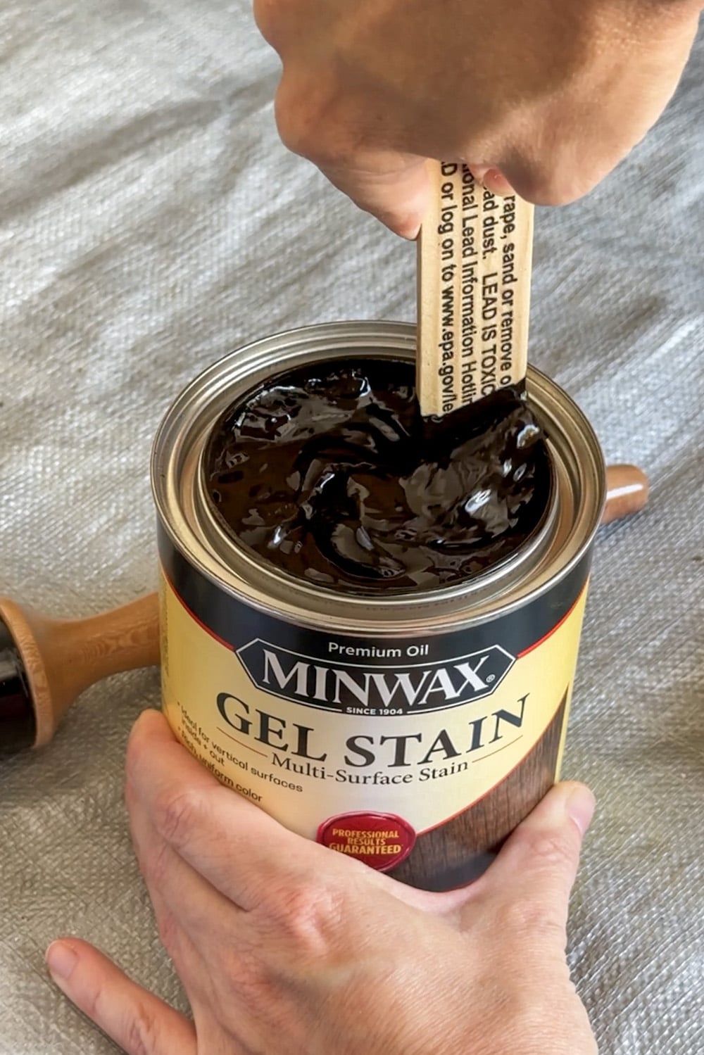 stirring minwax gel stain