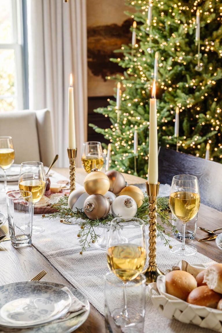 Simple Christmas Dining Room Decorating Ideas