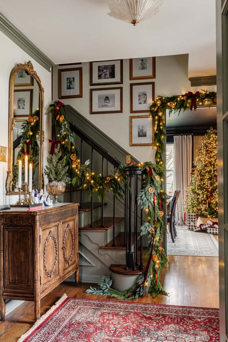 Colonial Christmas Entryway Decor - Bless'er House