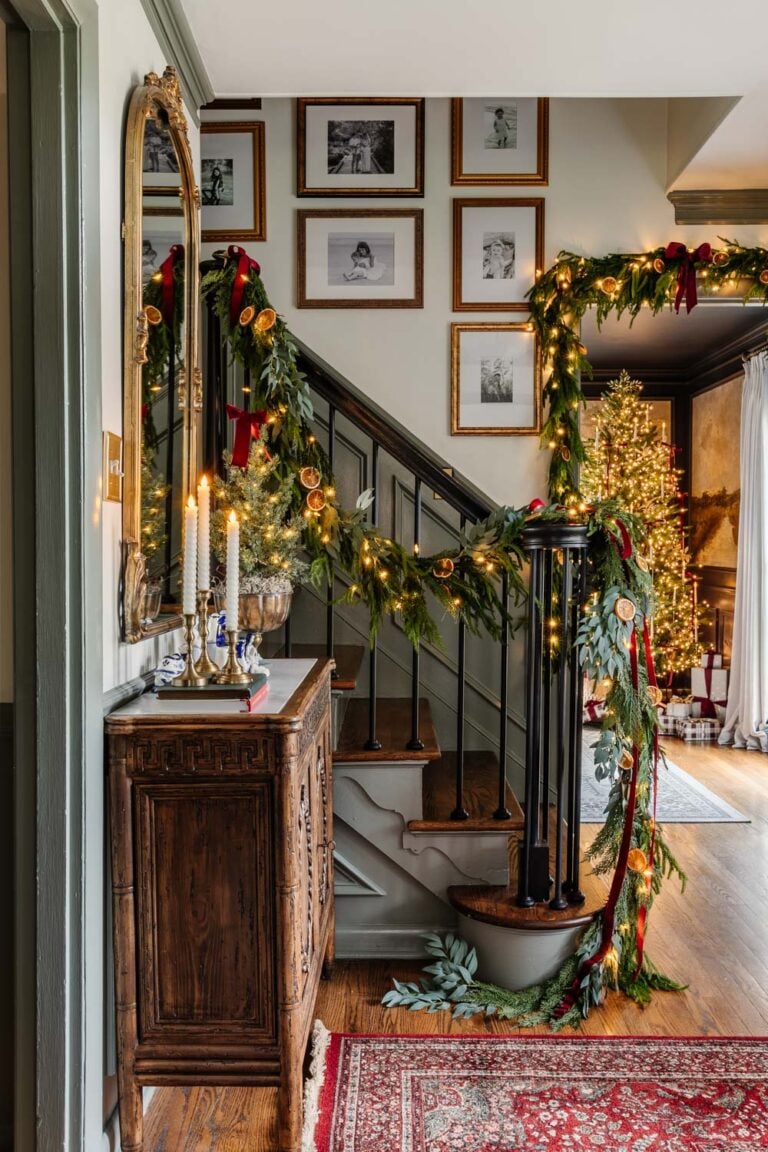 Colonial Christmas decor in an entryway