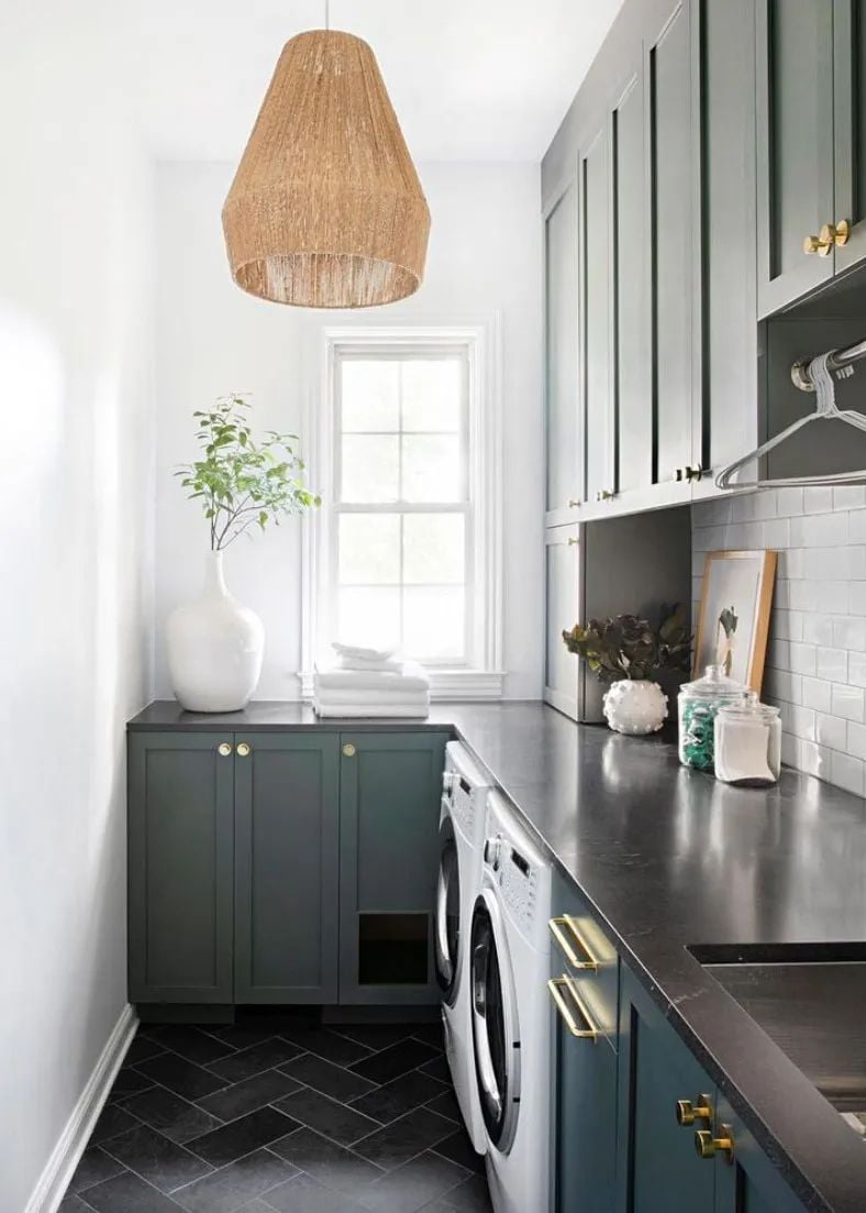narrow laundry room layout
