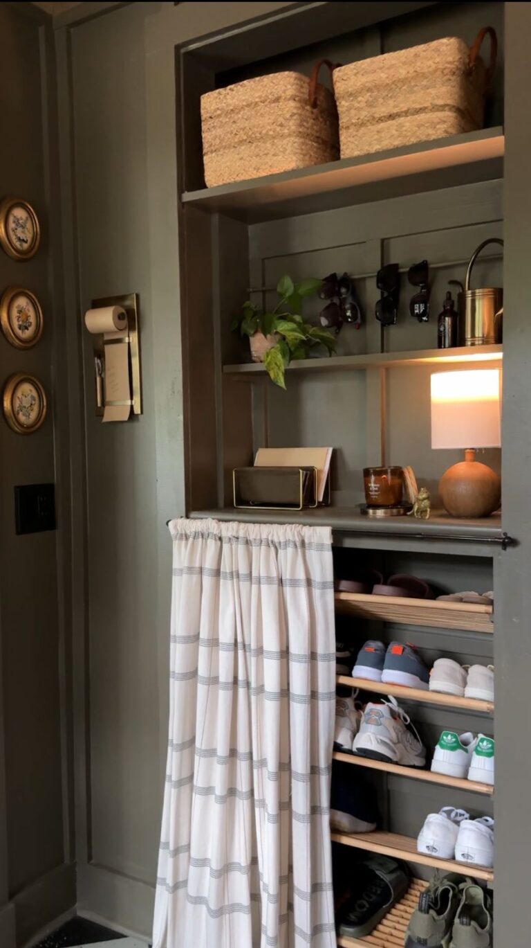 shoe storage between studs