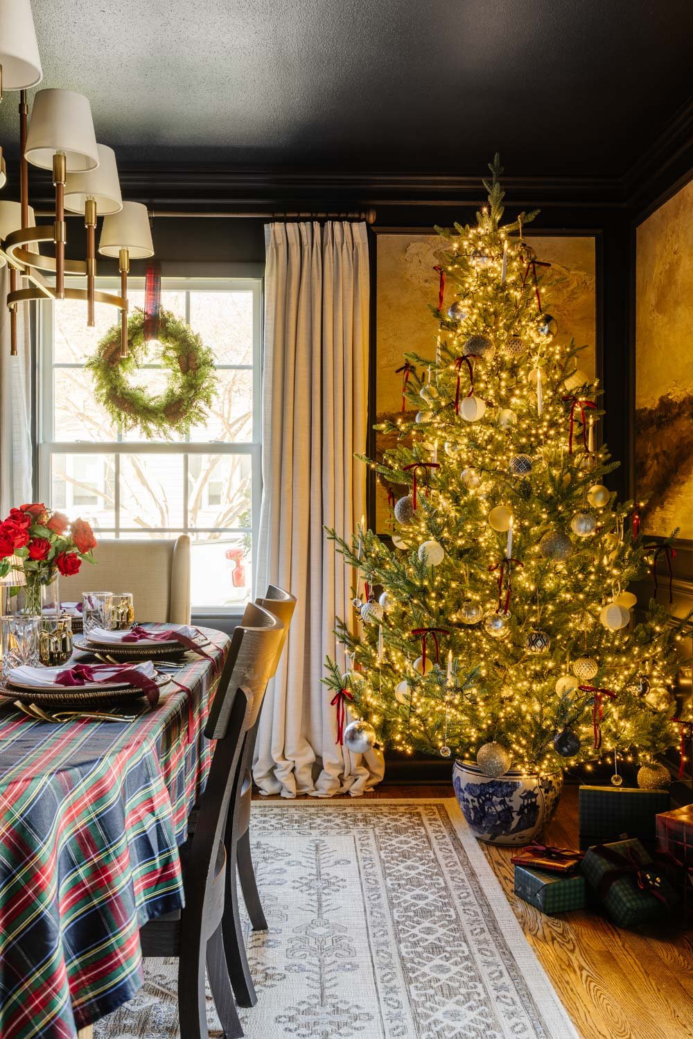 modern traditional cozy Christmas home decor tour