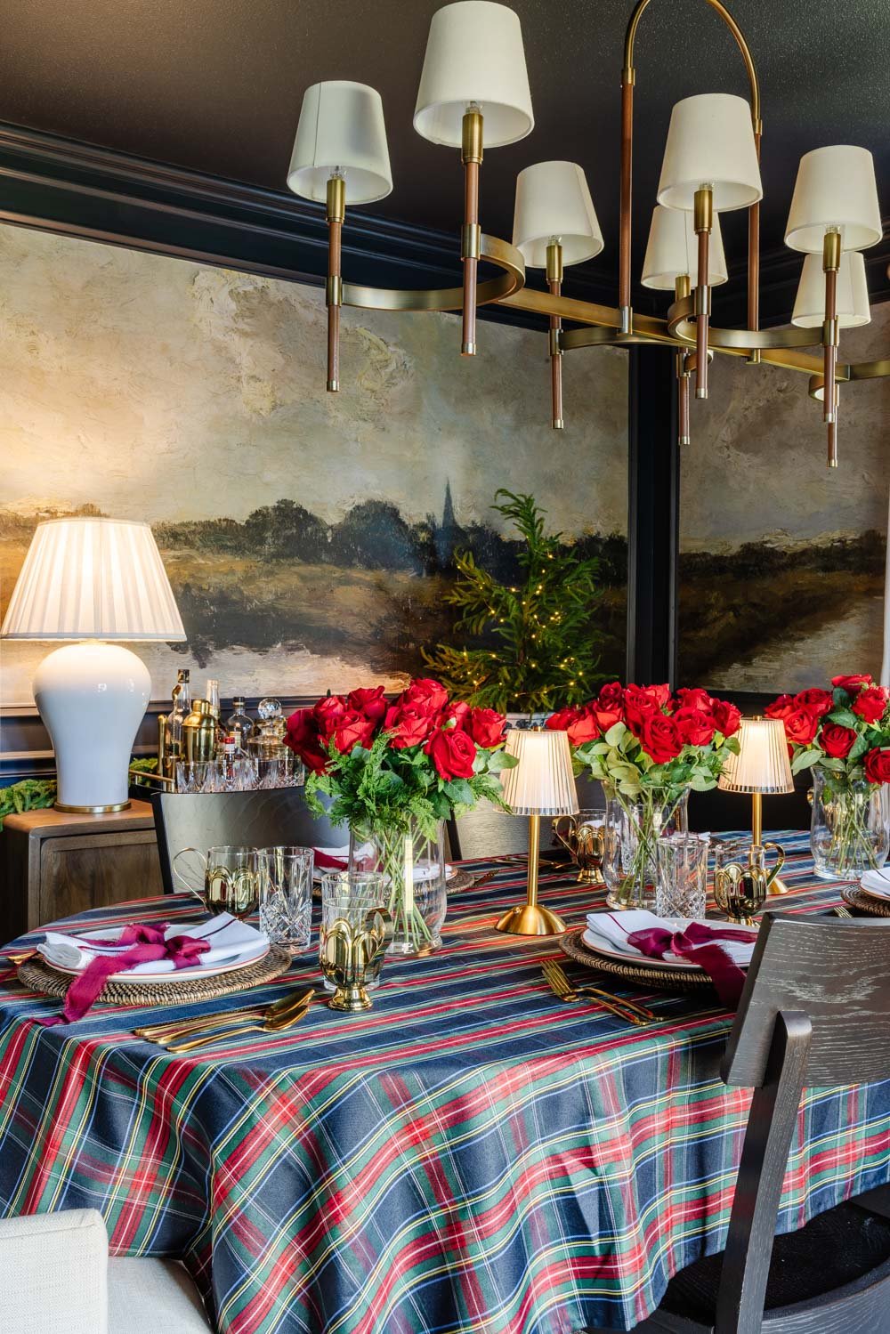 modern traditional cozy Christmas home decor tour