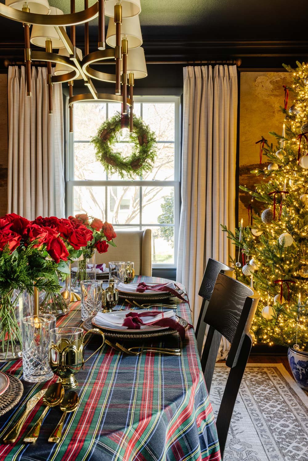 modern traditional cozy Christmas home decor tour