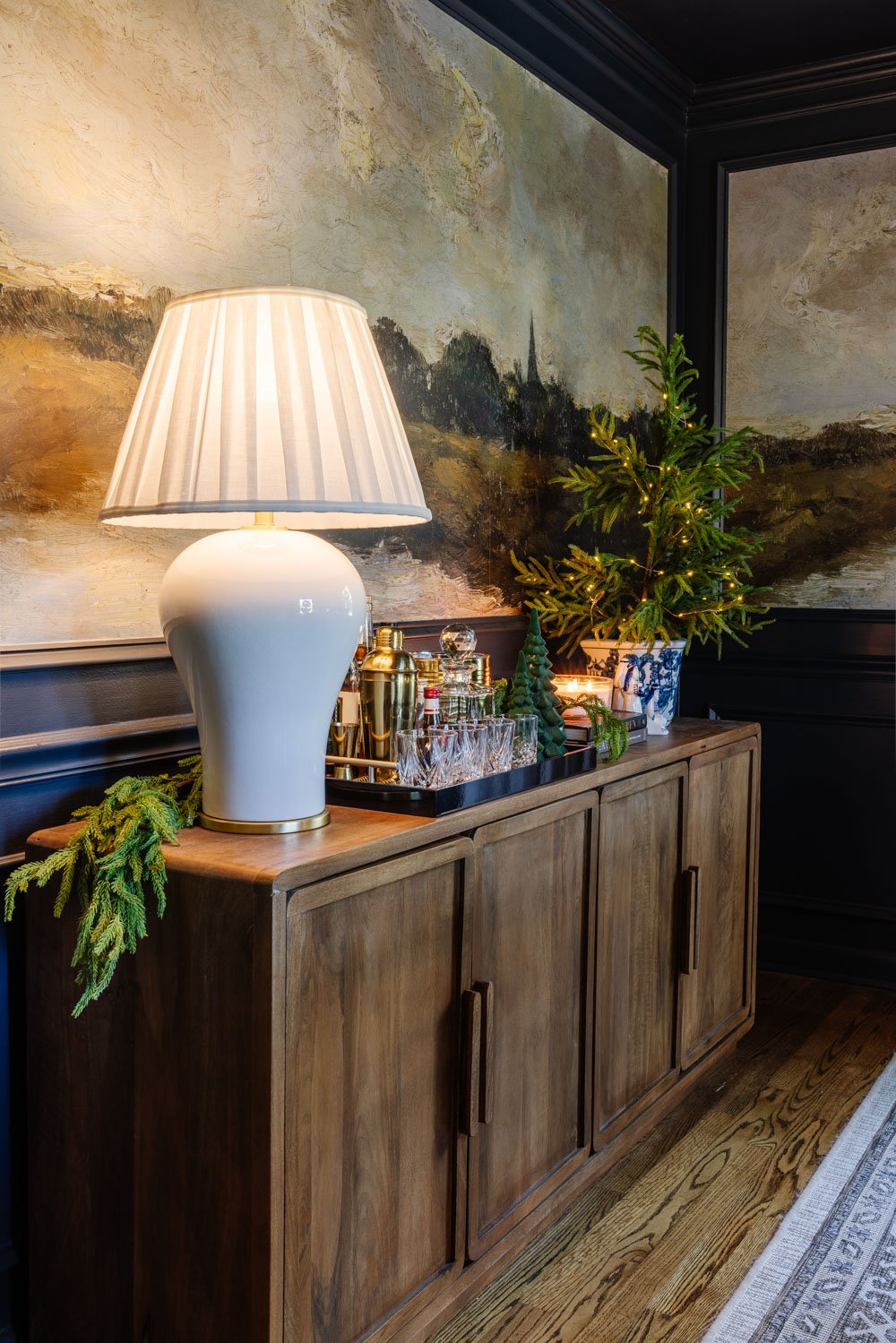 modern traditional cozy Christmas home decor tour