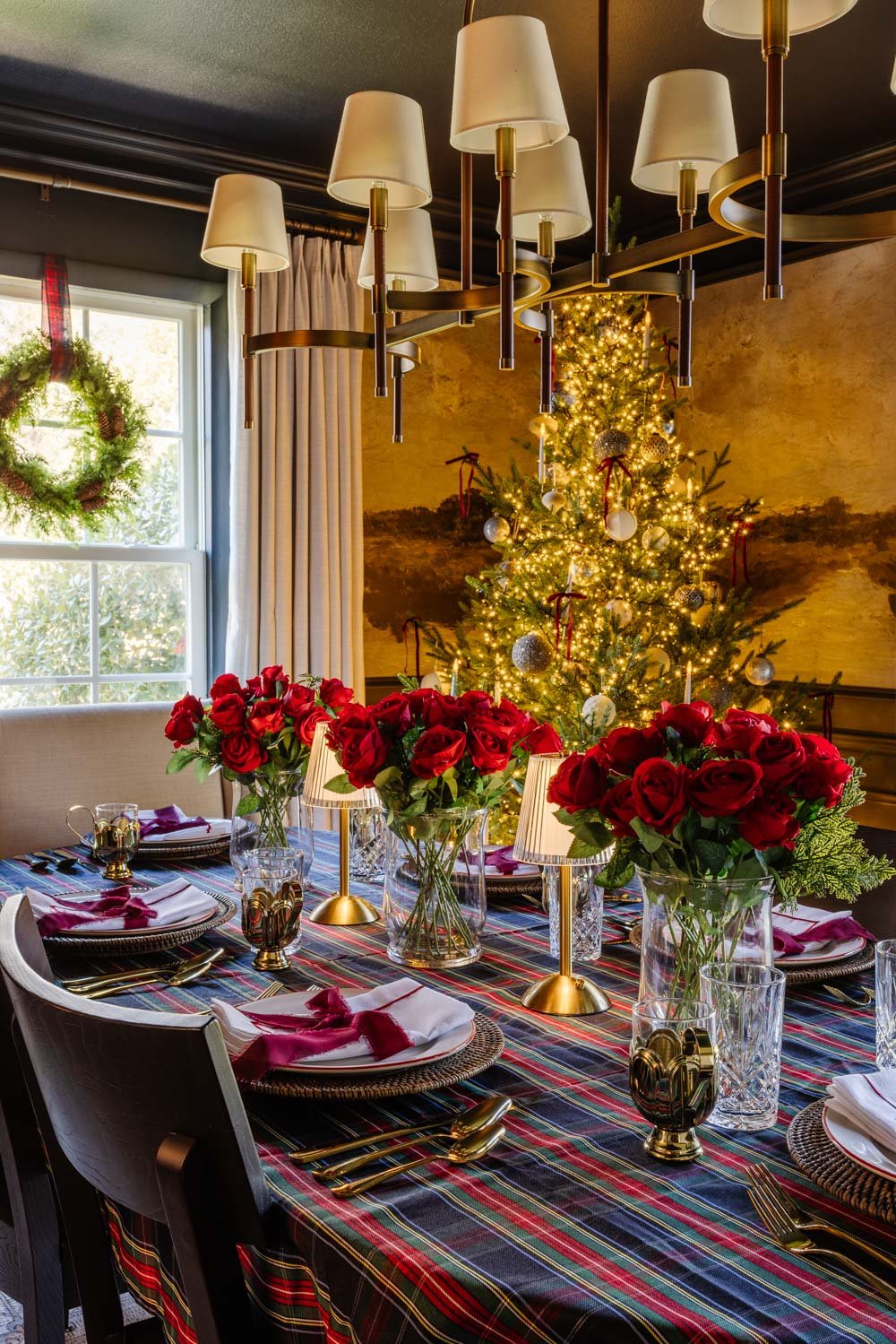 modern traditional cozy Christmas home decor tour