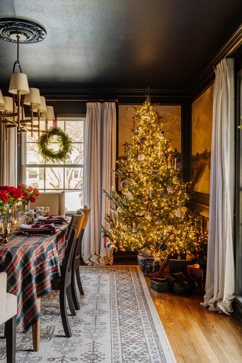 modern traditional cozy Christmas home decor tour