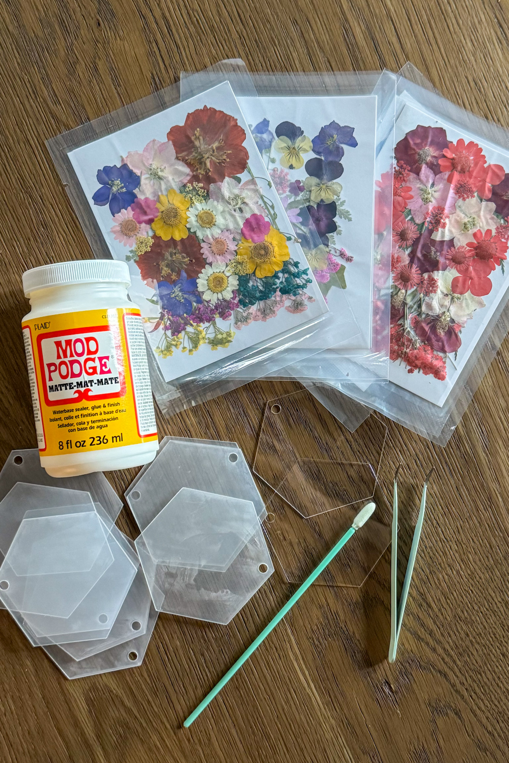 diy pressed flower ornaments girl's night Christmas craft