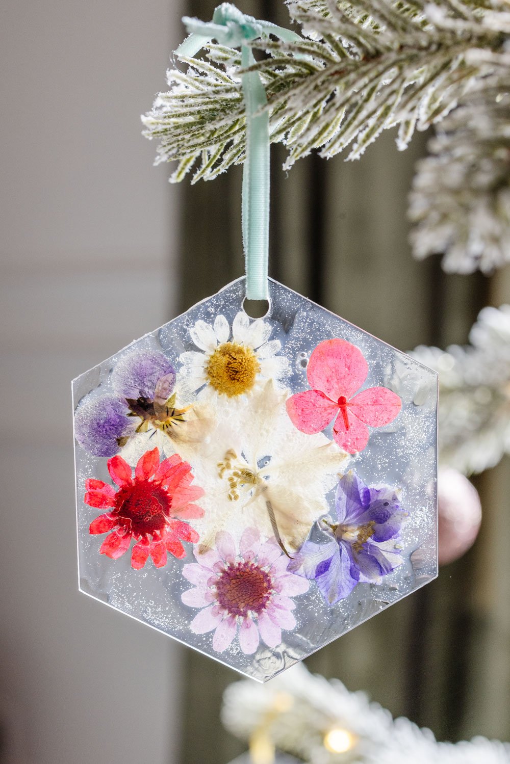 diy pressed flower ornaments christmas craft girl's night