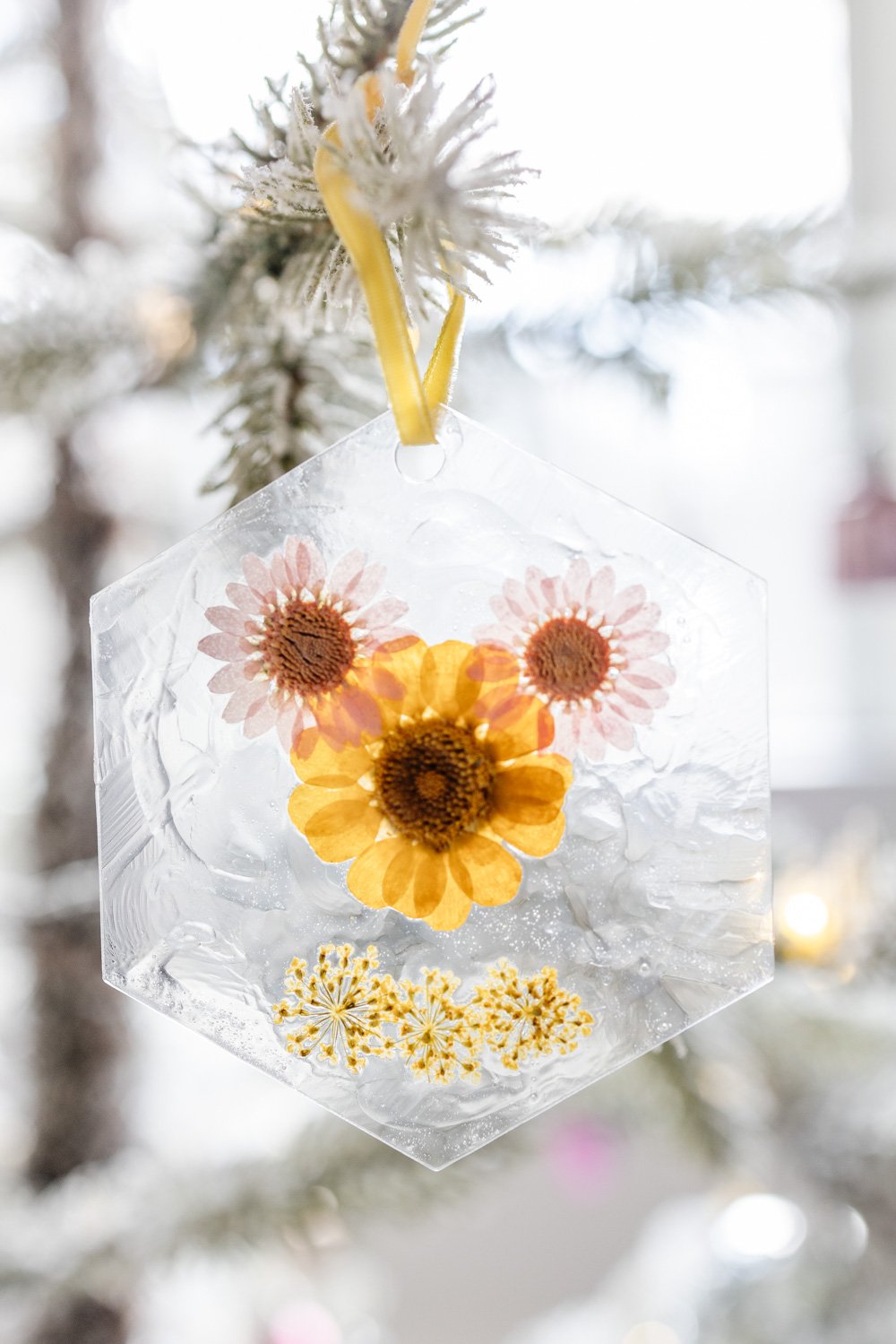 diy pressed flower ornaments christmas craft girl's night