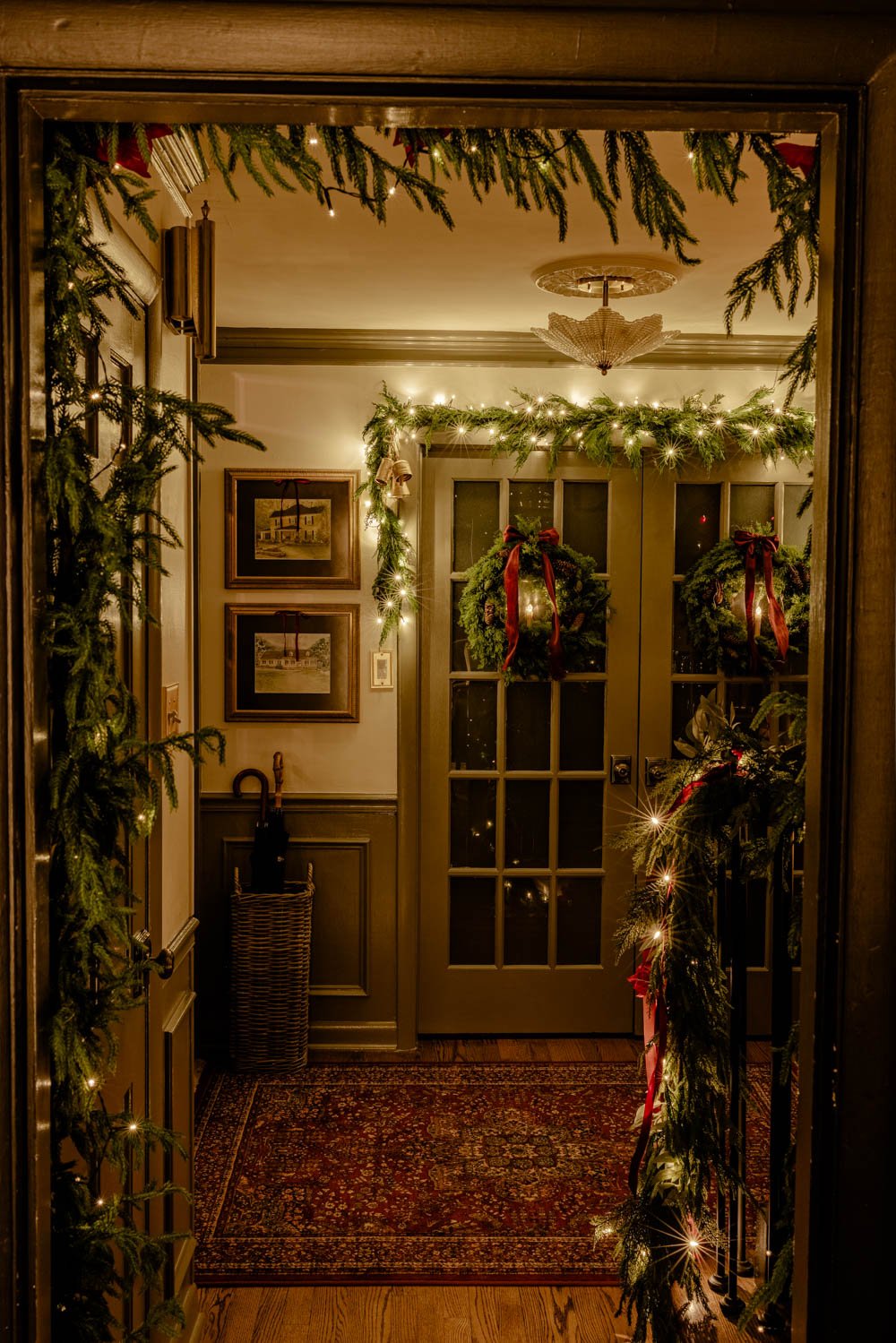 how to hang doorway garland inside with no damage for Christmas